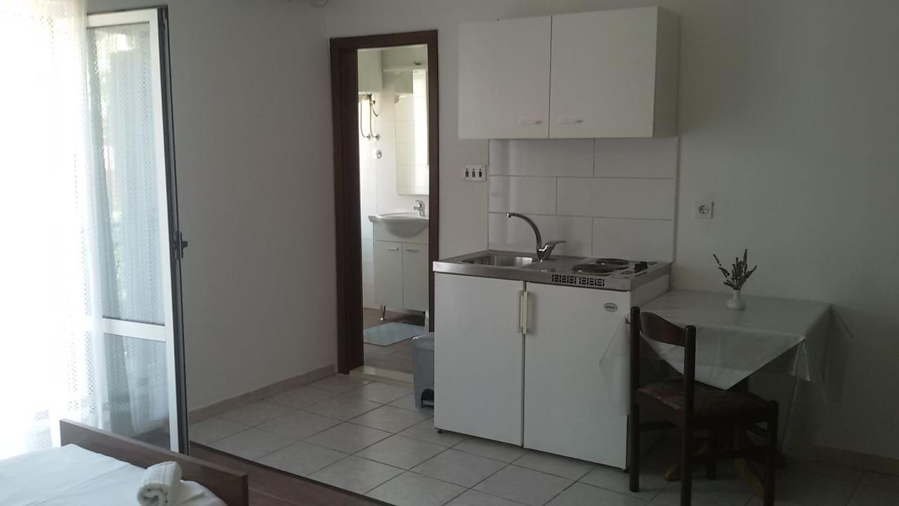 Apartments Dalmacija ポドストラナ エクステリア 写真